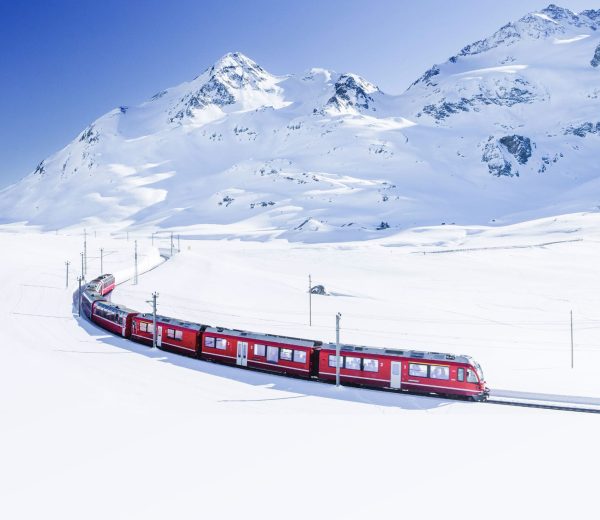 Bernina-and-glacier-express-winter-romance.jpeg